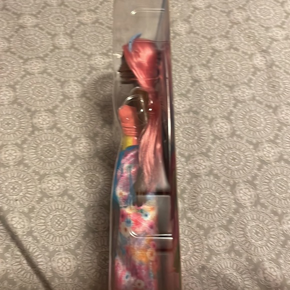 Dreamtopia Barbie - Picture 3 of 5